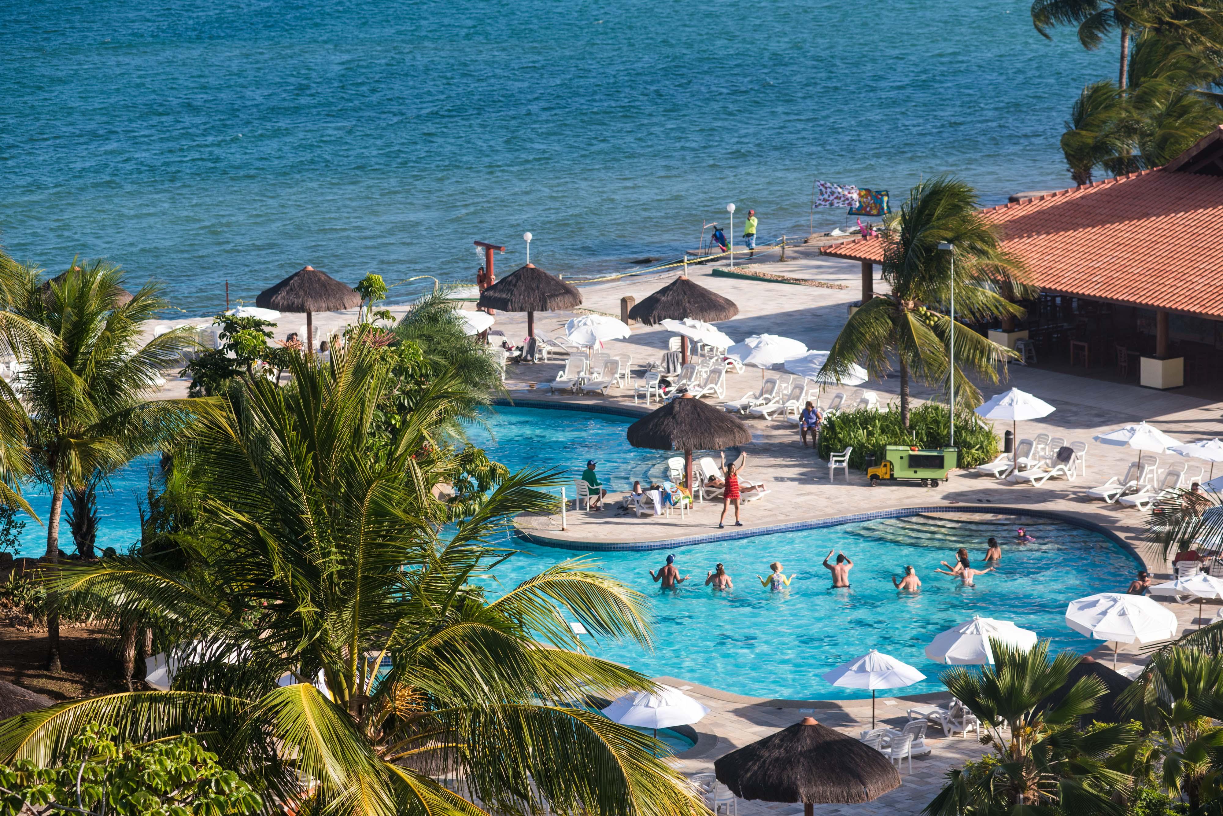 Vila Gale Cabo Кабу-ди-Санту-Агостинью Экстерьер фото A beach resort in Acapulco, Guerrero